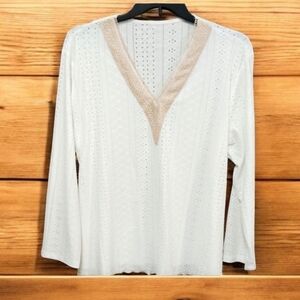 Elegant White V-Neck Eyelet Lace Top
